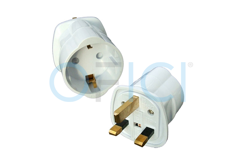 Schuko Adaptor 2 to 3 pin W-D7 